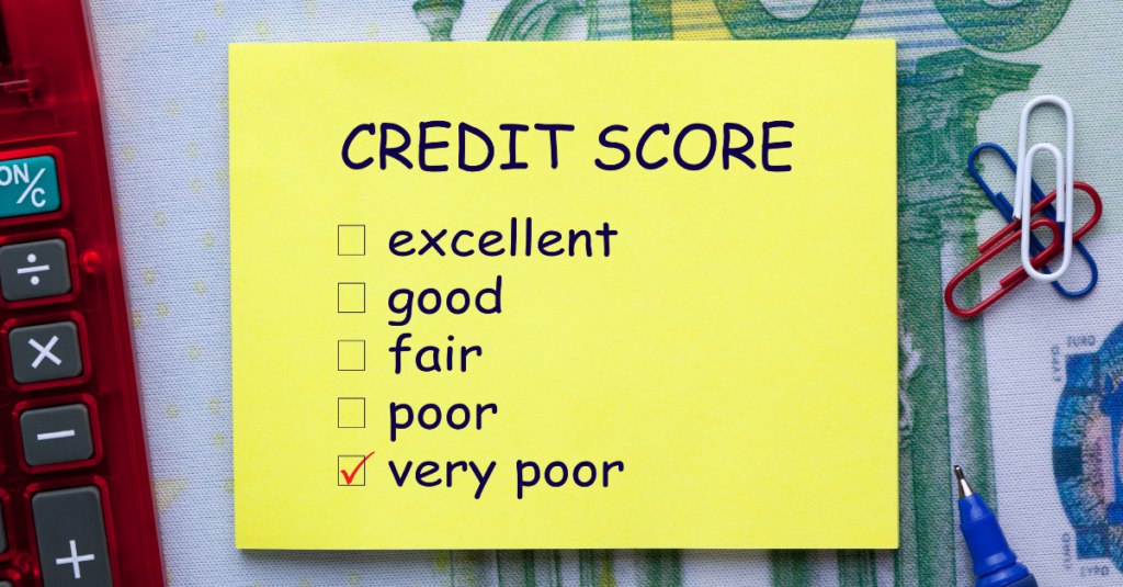 Credit score post it note with very poor ticked